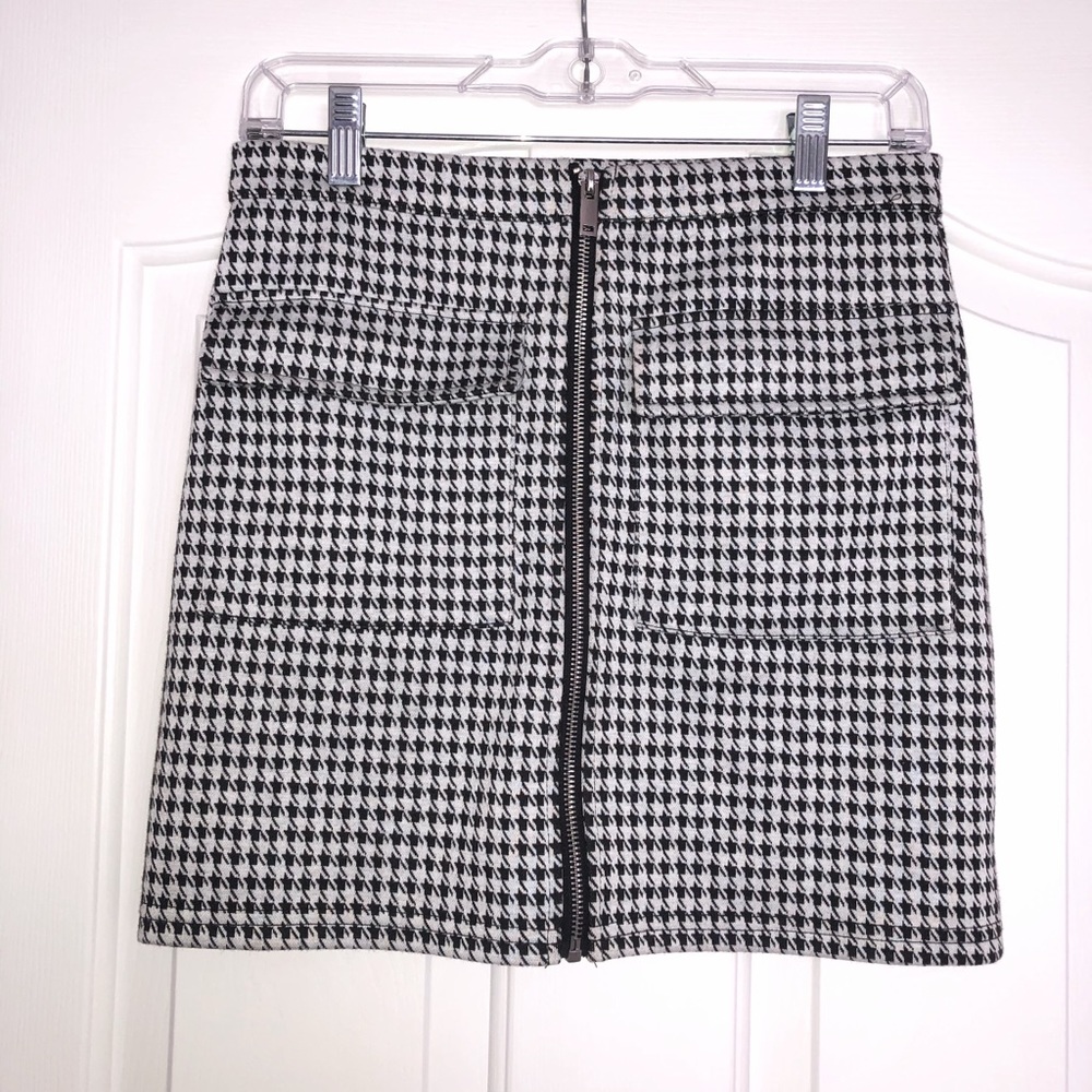 Houndstooth Mini Skirt